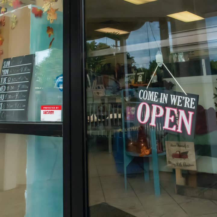 JennyGems - Wholesale Sign - Come In We're Open Sorry We're Closed™ Wooden Sign3