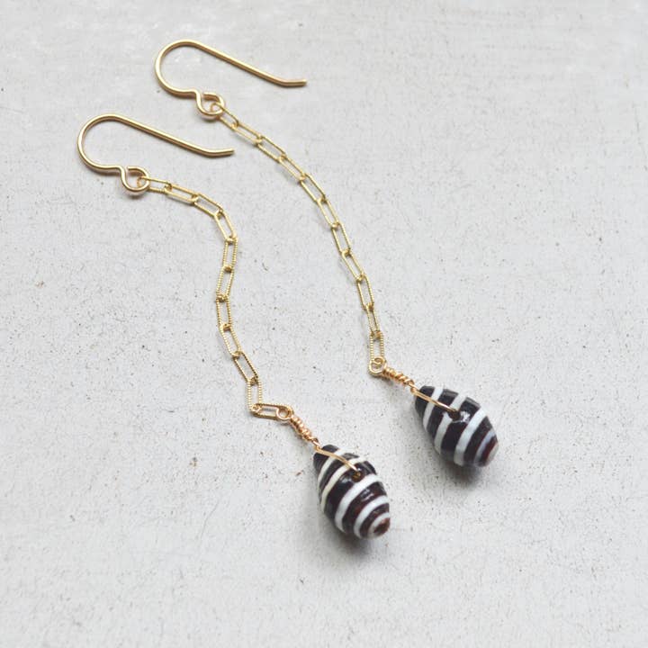 Pyrene Shell kæde øreringe for engroshandel hos Salty But Sweet