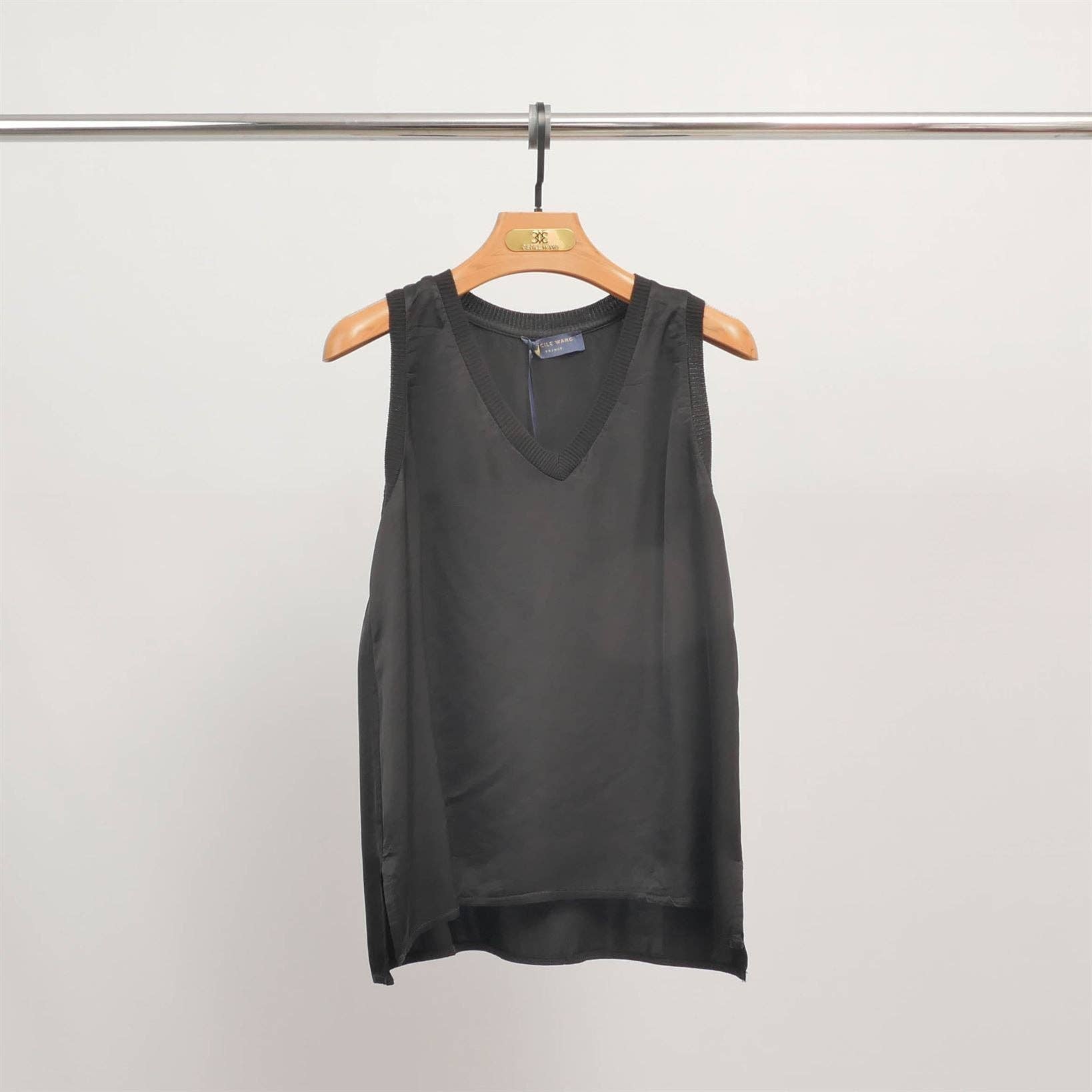 Cecile Wang - Wholesale Tank Top - Women's - V-neck tank top in fluid viscose DB14446VS4