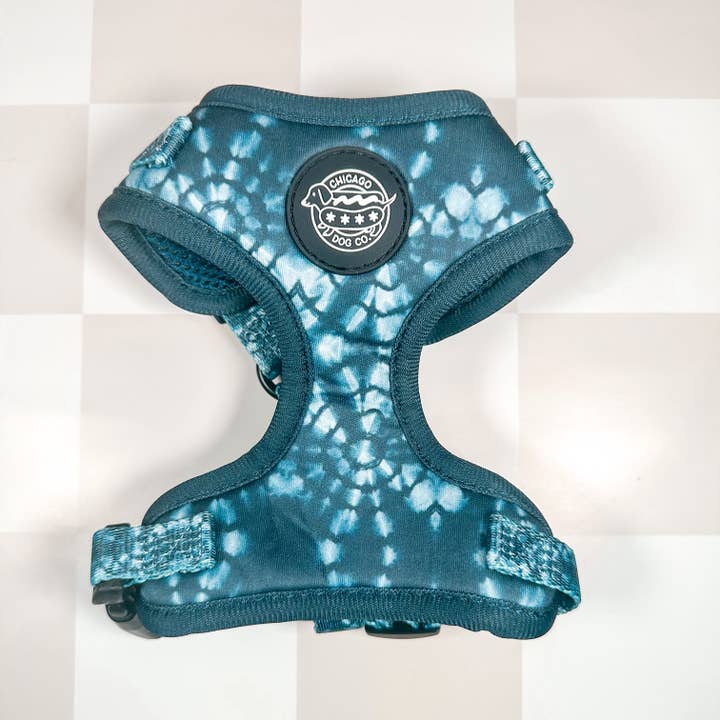 Harnais en denim tie-dye pour la vente par Chicago Dog Co.