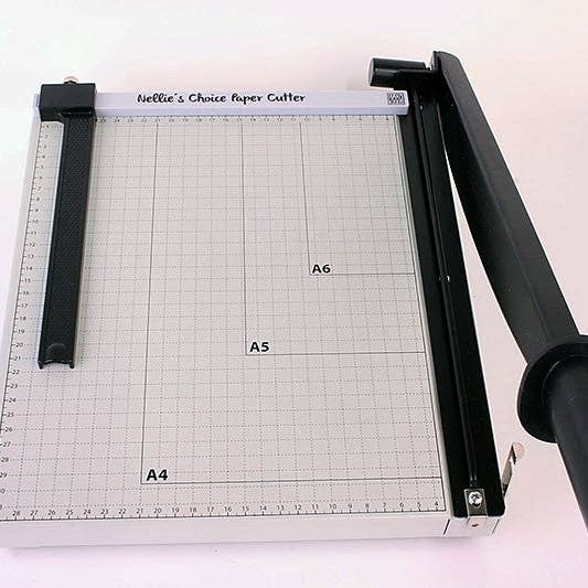 Ecstasy Crafts Distributing – Großhandel Bastelwerkzeug – Nellie’s Choice XL Metall-Papierschneider mit Schieber 30 cm