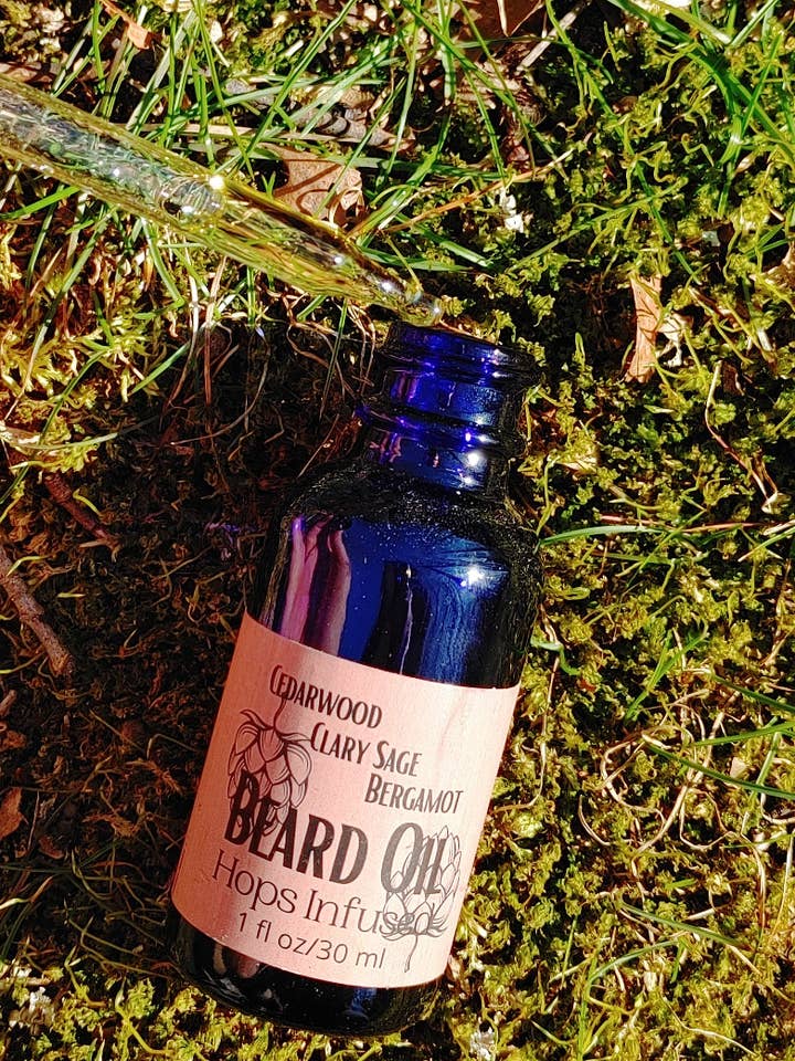 Huile à barbe pour homme - Infusée au houblon Cascade pour la vente par The Wynter Rose