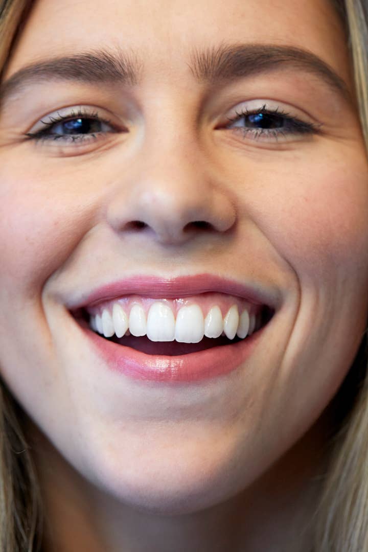 LÜK BEAUTIFOOD [🇦🇺 AUS + USA🇺🇸] - Wholesale Lipstick - Lip Nourish™ Sheer Lipstick - Nude Pink2