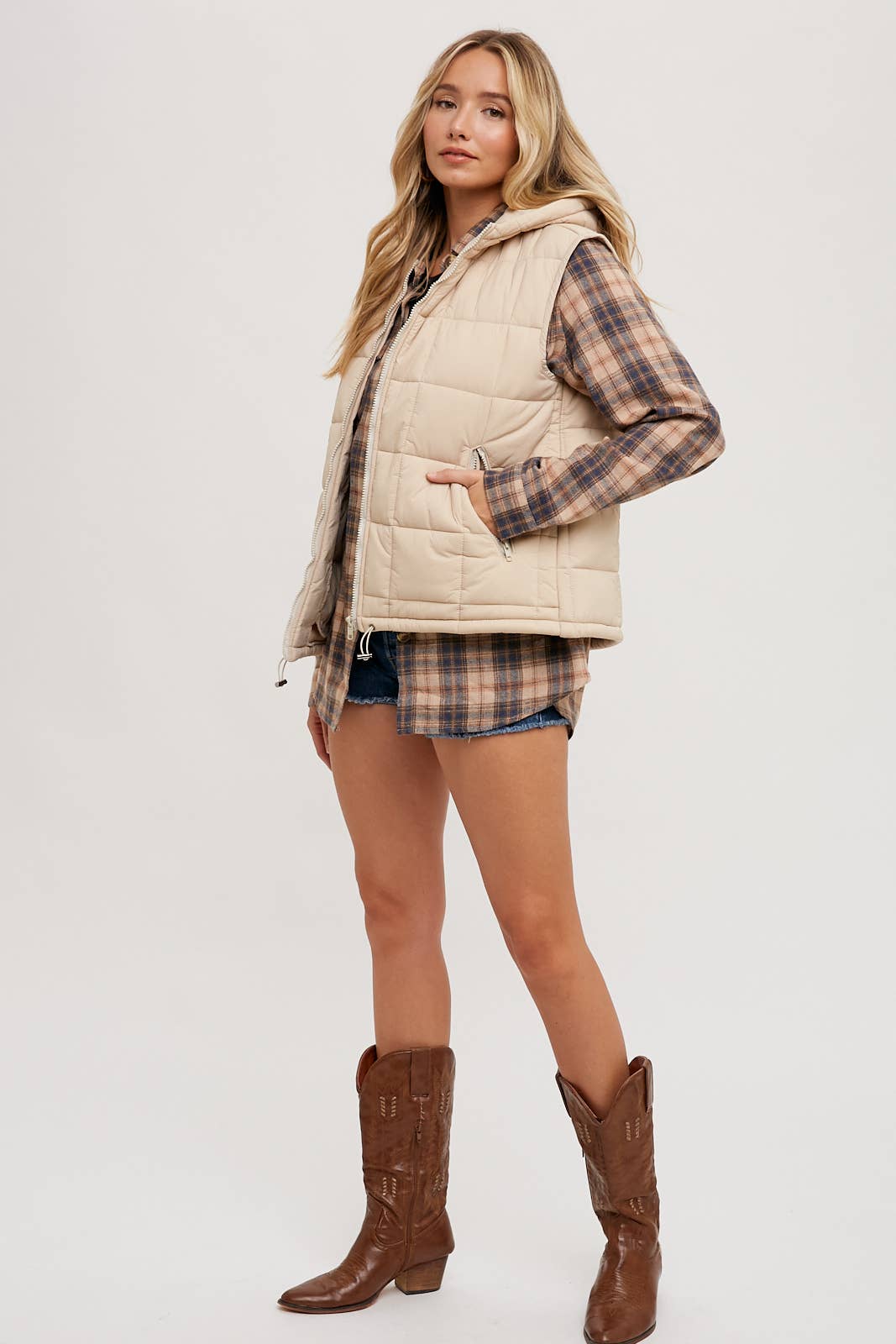 Bluivy - Wholesale Outerwear Vest - Women's - PUFFER ZIP-UP HOODED VEST17