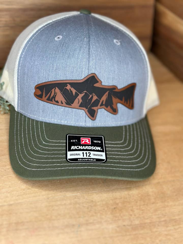 Cappello a toppa in pelle Trout Outdoor Fish 2 per la vendita all'ingrosso da parte di MT ENGRAVED