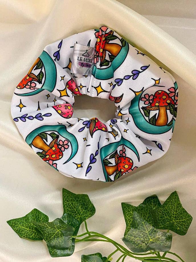 Algodão Cogumelo Moons Scrunchie por atacado de Le Luxe by Cher