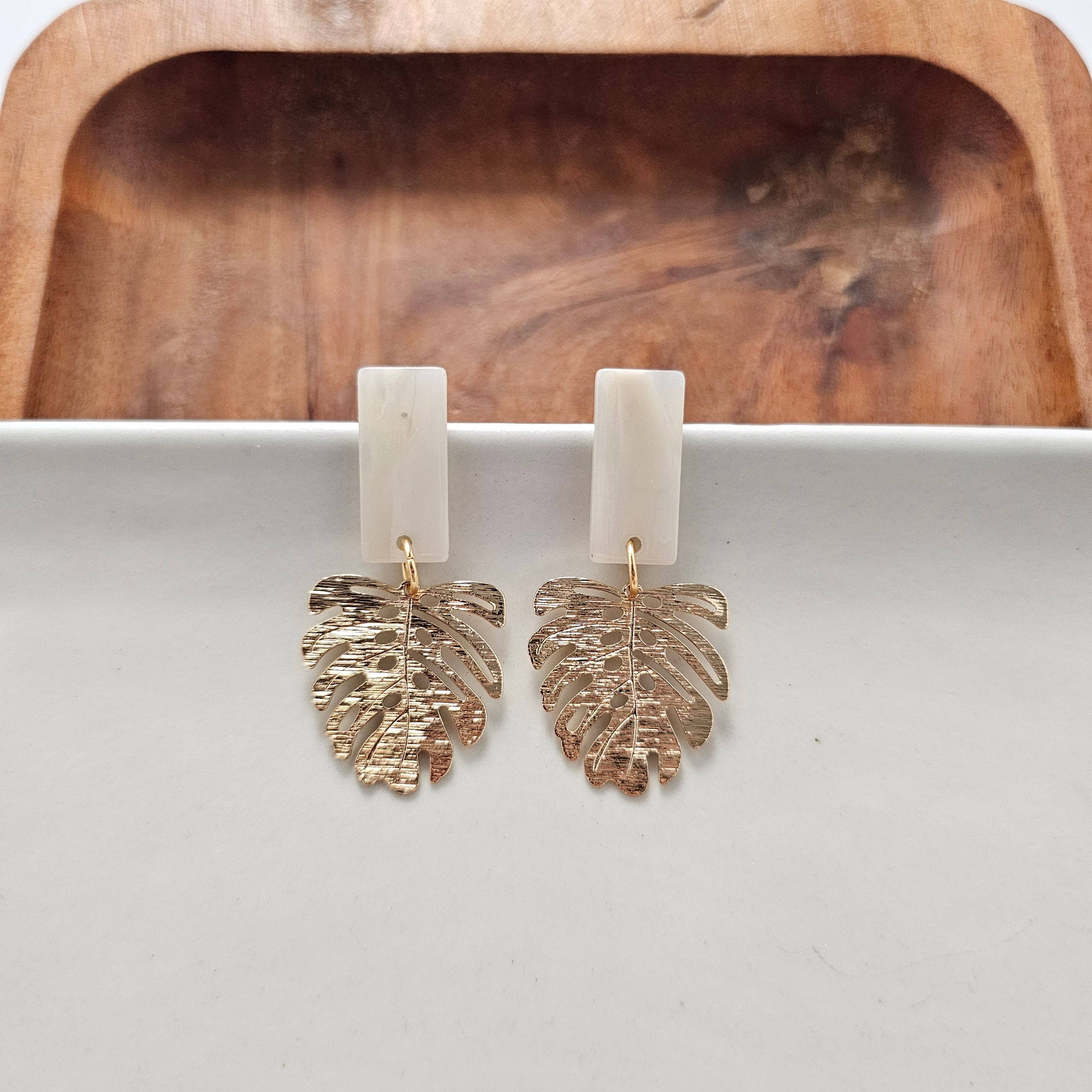 Spiffy & Splendid - Wholesale Dangle Earrings - Mini Belize Earrings - Ivory // Resort, Plant, Jewelry