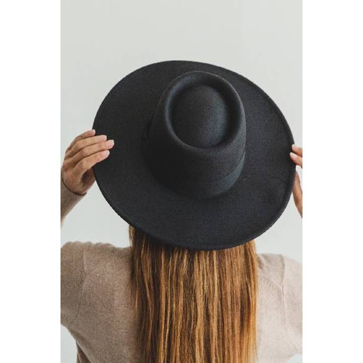 Queens INC - Wholesale Fedora - Women's - Wide Brim in faux felt Boater Hat