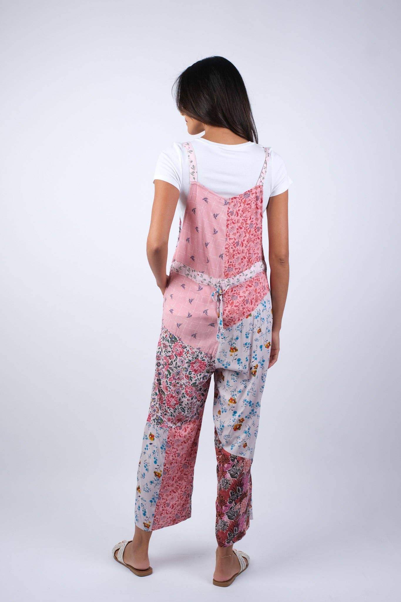 Sacred Threads – Fato macaco - Mulher por atacado – Macacão Chique de Retalhos Harmonia de Pétalas5