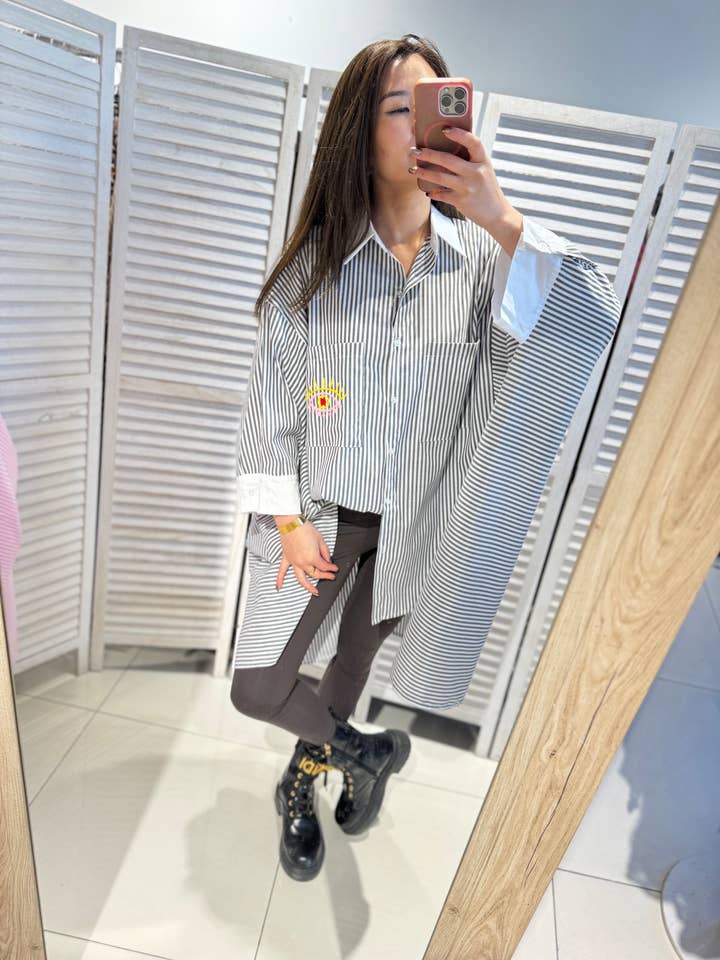 Oversized printed shirt for wholesale by VICTORIA&ISAAC