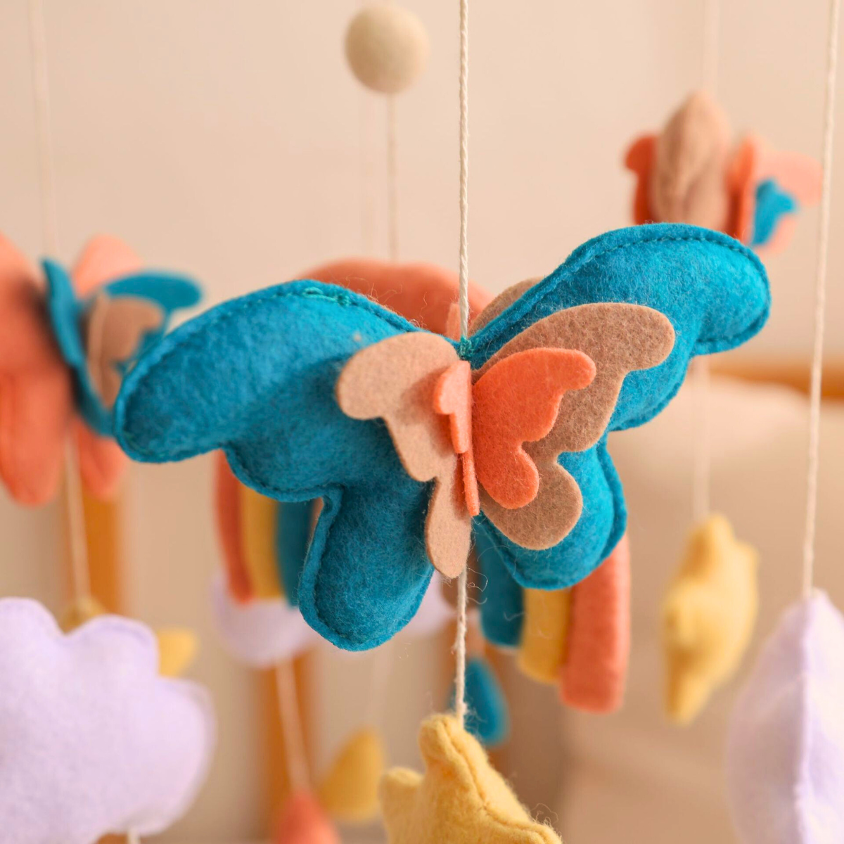 Joymaxx – wholesale Baby mobile – Handmade Baby Mobile Rainbow & Butterfly  | Felt & Wood 3