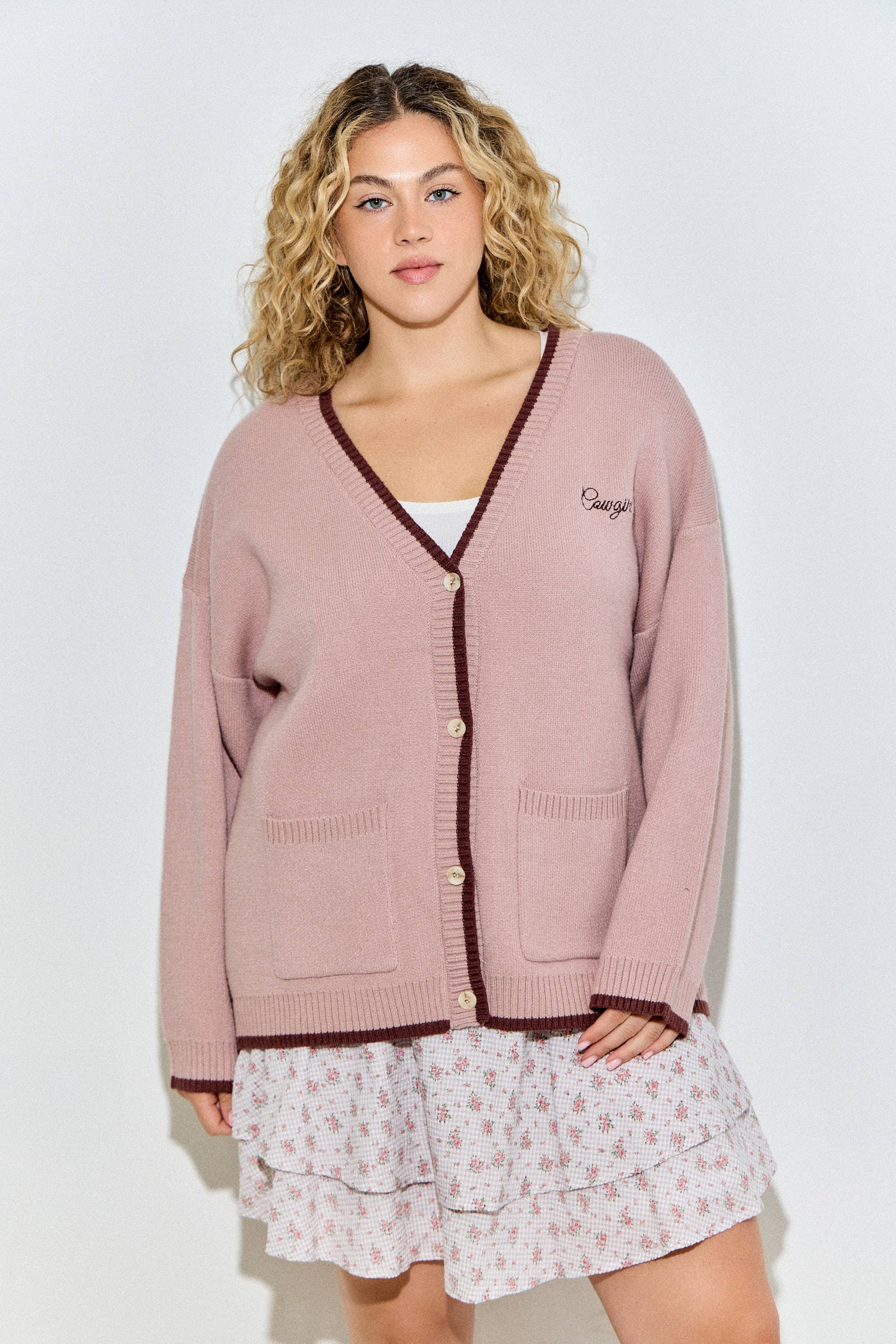 DAMMIG ROSA (PLUS) COWGIRL COWBOY KOFTA för wholesale på Faire1