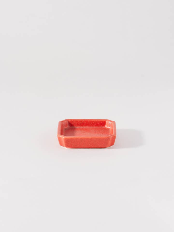 Mino Ware "Obanzai" Mini Plate Tsubaki Red for wholesale by LAKOLE