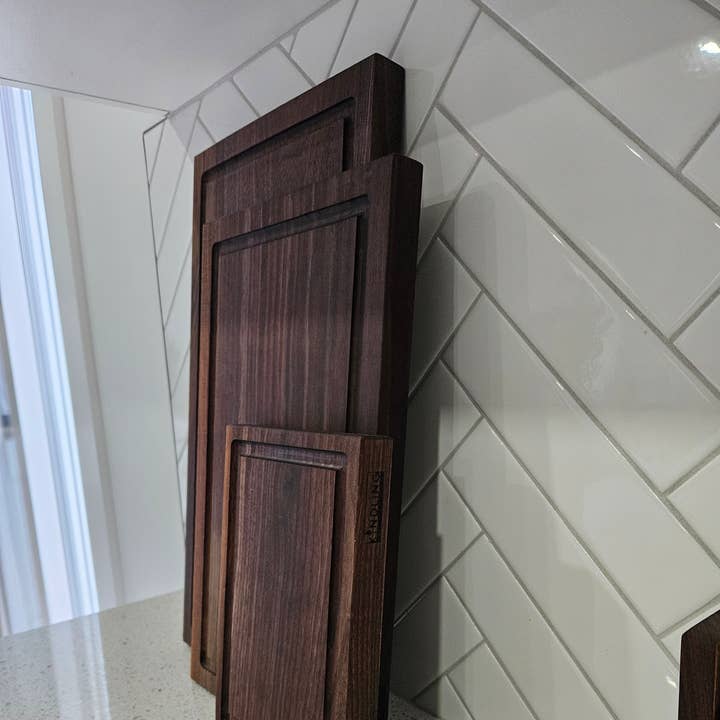 Kindling Re-Purposed Wood Products - Vente Planche à découper - Planche à découper en bois de noyer avec rainure pour jus2