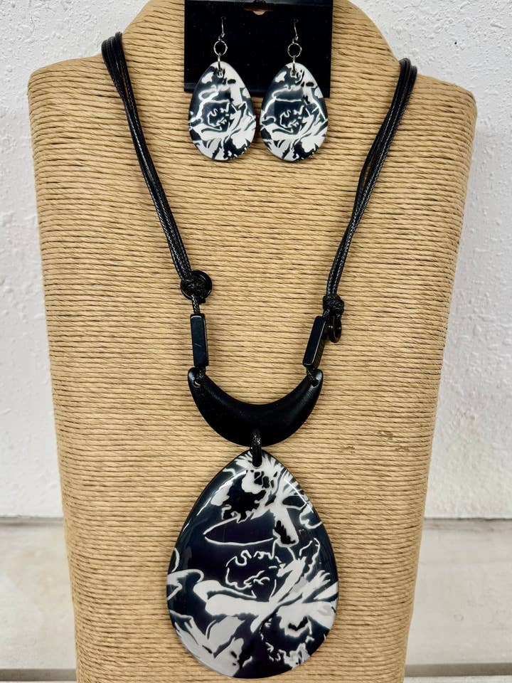 Fai una forte impressione con questo sorprendente tè bianco e nero. per la vendita all'ingrosso da parte di International Duru's