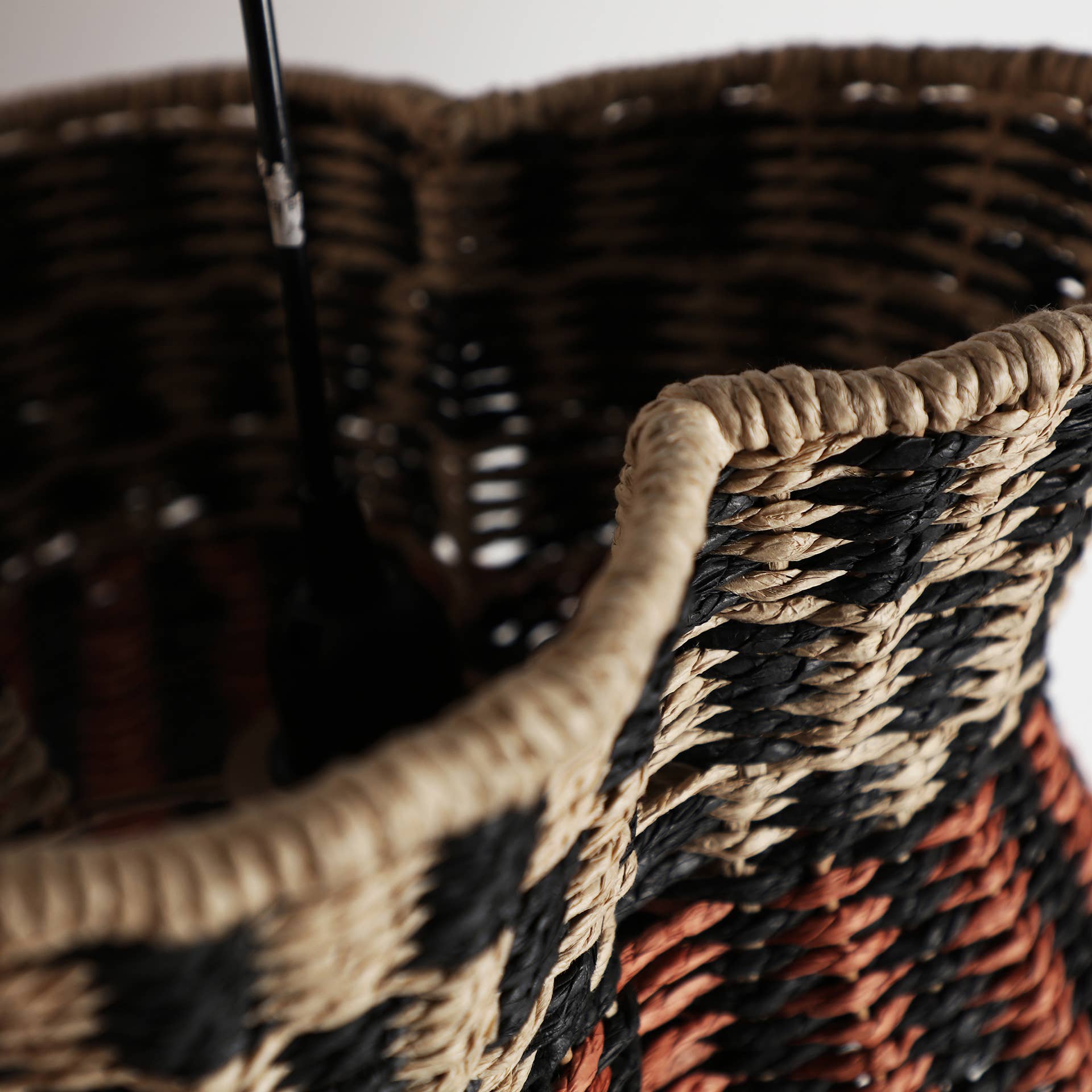 Kodu - Wholesale Kroonluchter/hangend licht - Jelie plafondlamp van natuurlijke vezels, zwart1