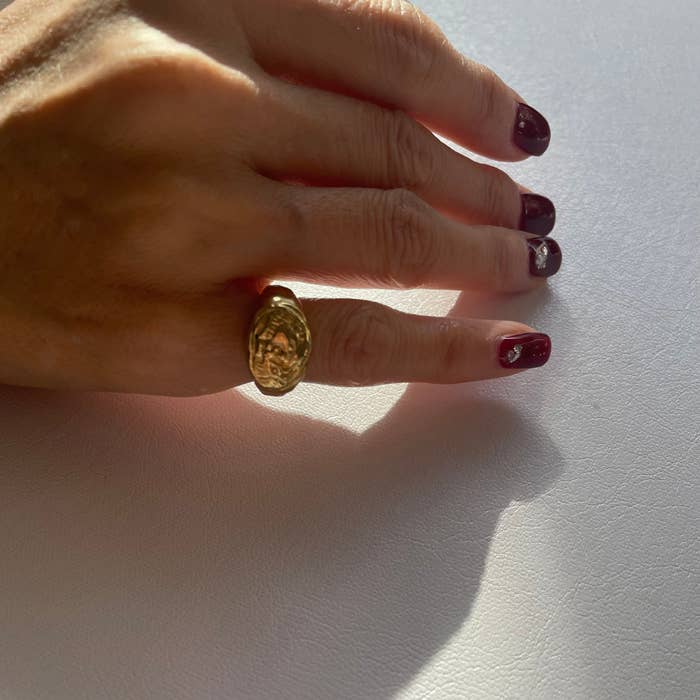 Lydia Lion Coin Ring (Guldbelagt) for engroshandel hos Chibi Jewels