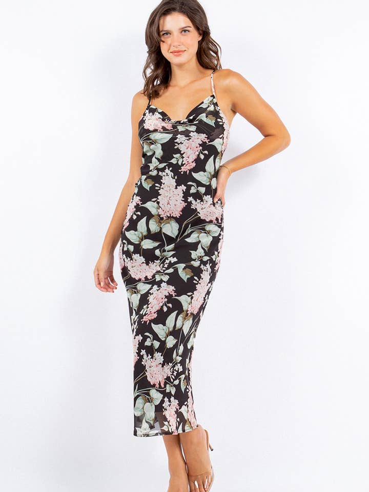 4087-MAD Robe à capuche Georgette à imprimé lilas - Doublée pour la vente par Paparazzi