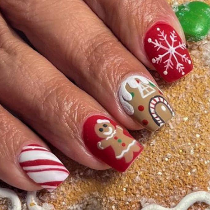 24 Pieces Of Red Frosted Christmas Gingerbread Man Snowflake Wearing Manicure for wholesale by Ekartini