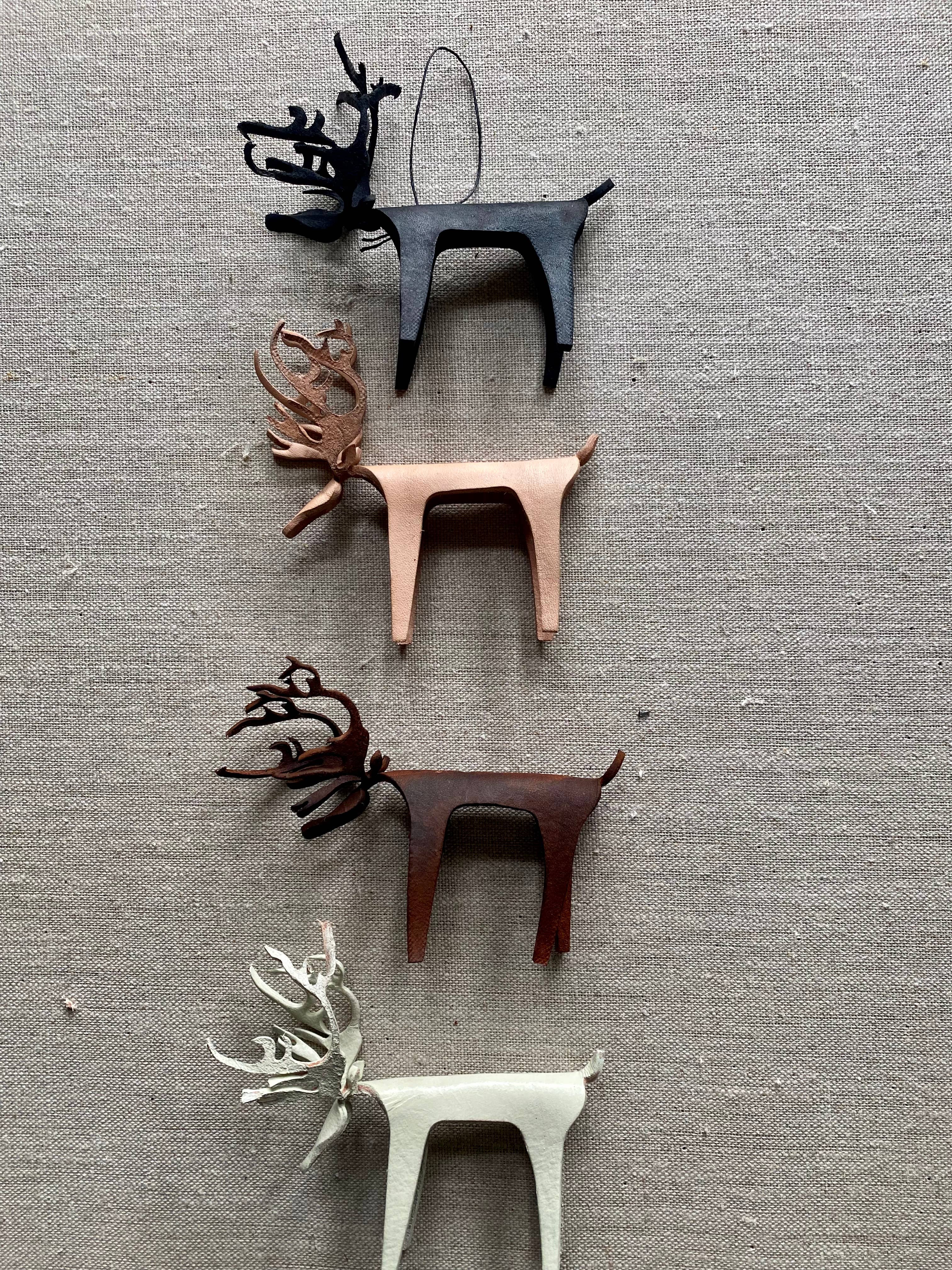 The Merchant Studio – wholesale Ornament – Reindeer Ornament / decor20