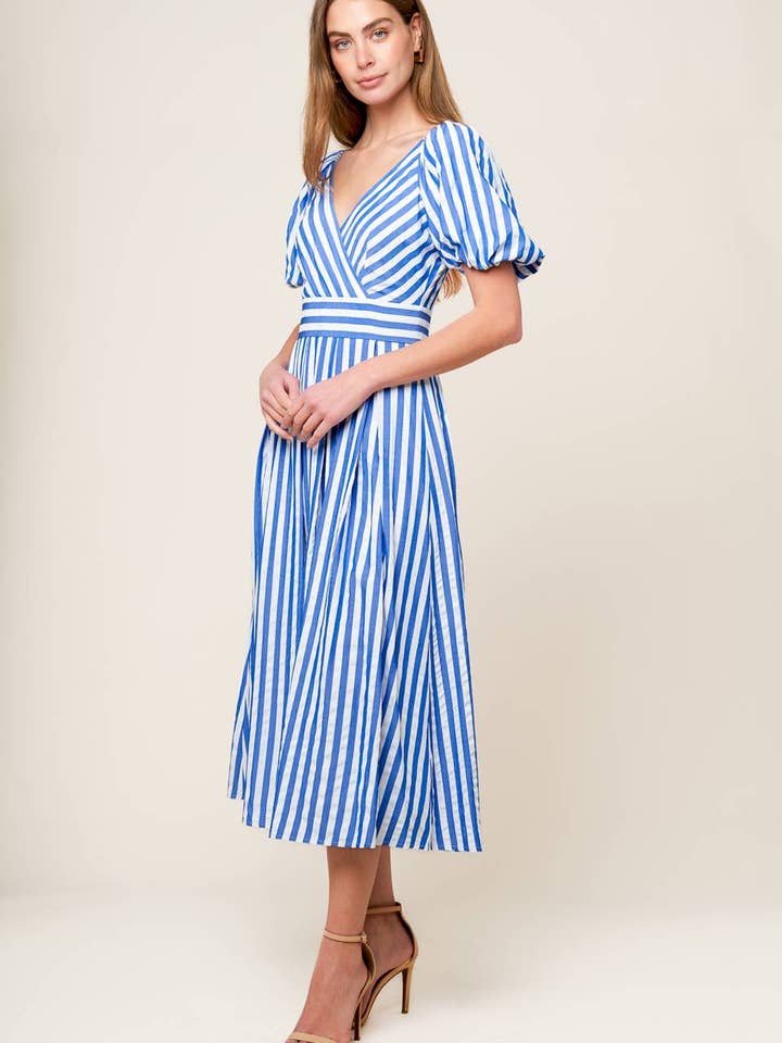 Um vestido midi listrado de tecido - ID21993 por atacado de FLYING TOMATO