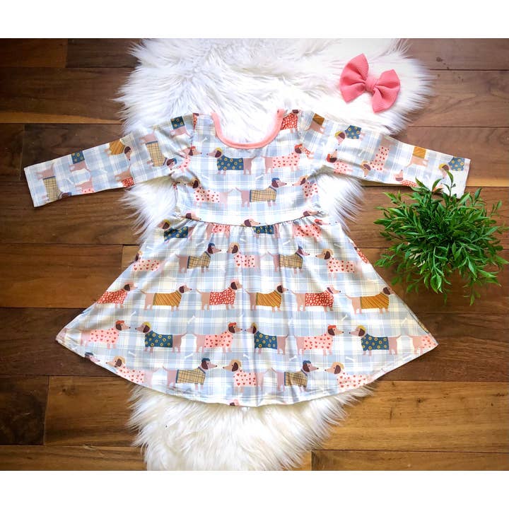 Robe Twirl Chic Puppies par Wellie Kate pour la vente par Wellington Design Co.