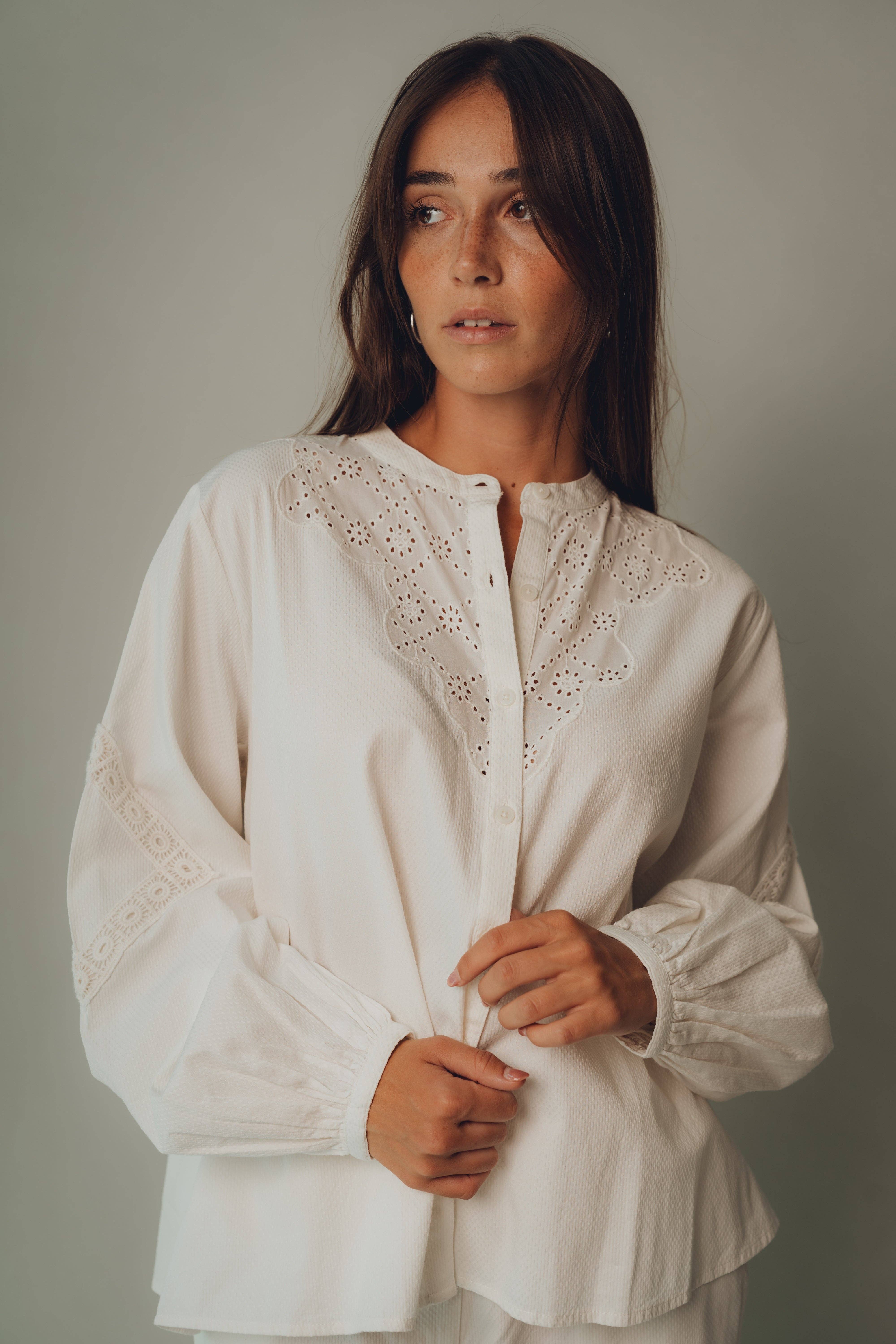 Kapda Casa - Wholesale Button Down Shirt - Women's - Camisa Clarice - Camisa lisa Bordados1