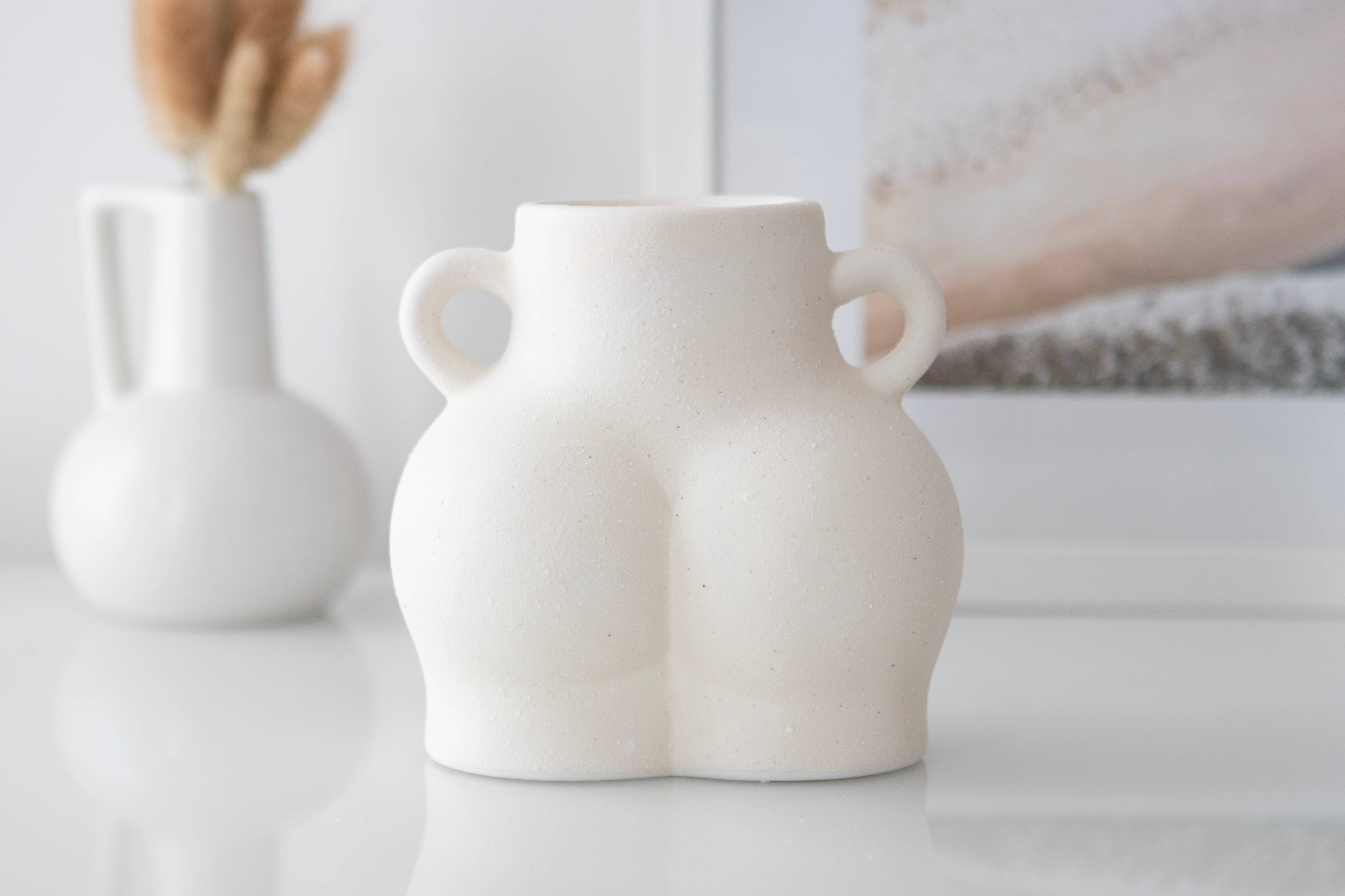 Something Different Wholesale – wholesale Plant pot – Modern Minimalist Cream Speckle Bum Plant Pot0