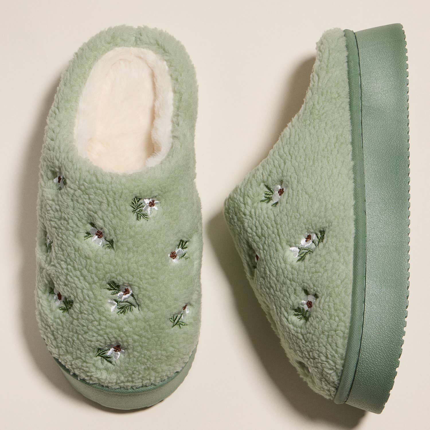 Frem - Wholesale Slippers - Women's - Embroidered Floral Indoor Slippers with Soft Fleece Lining for Christmas Gift10