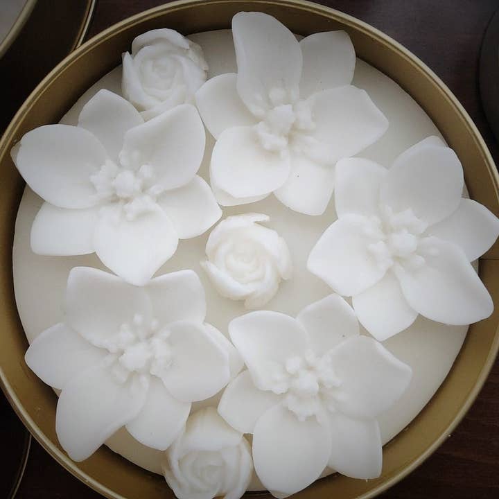 Velas florales elegantes, velas decorativas de cera de soja, velas perfumadas 100% naturales para venta al por mayor de Xeva Candle Desing LLC