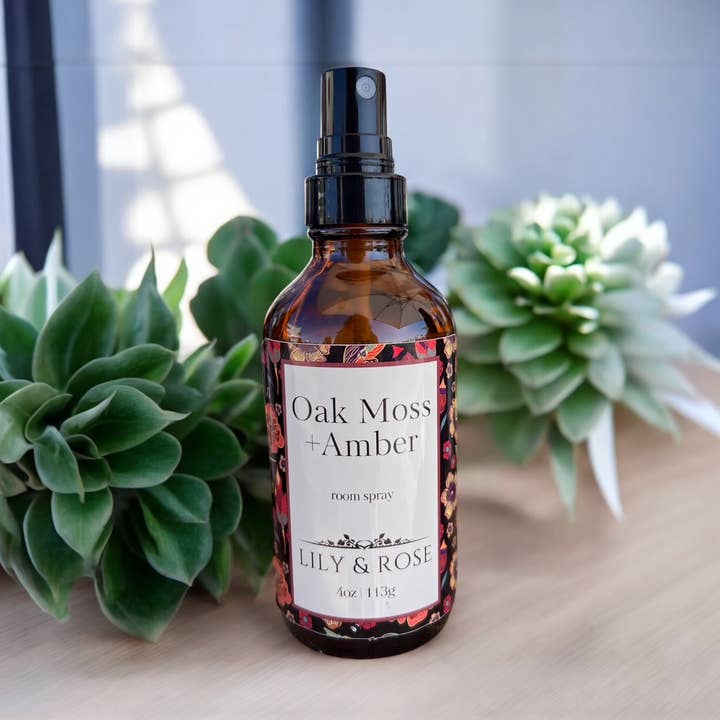 ** NOUVEAU ** Vaporisateur d'ambiance Mousse de Chêne + Ambre 100 ml pour la vente par Lily & Rose Candle + Floral Boutique