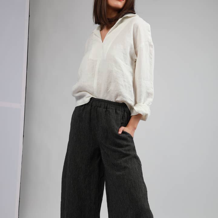 Knotium – wholesale Tröjor – Dam – NOVA avslappnad knäpplös linneskjorta med delad krage3