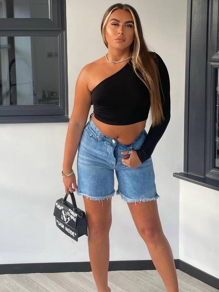 Shorts vaqueros con abertura lateral y bajo deshilachado azul - Harlee para venta al por mayor de Rebellious Fashion