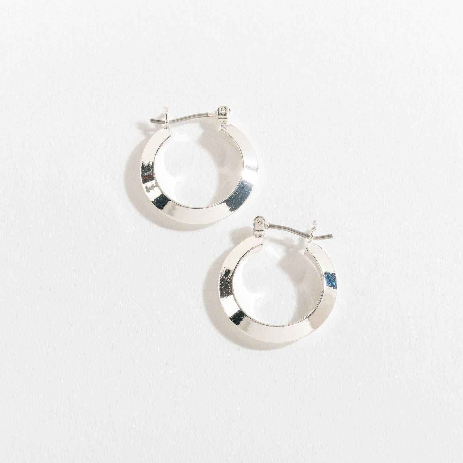 Howard's - Wholesale Hoop Earrings - Edge Hoop Ear Sense Earrings2