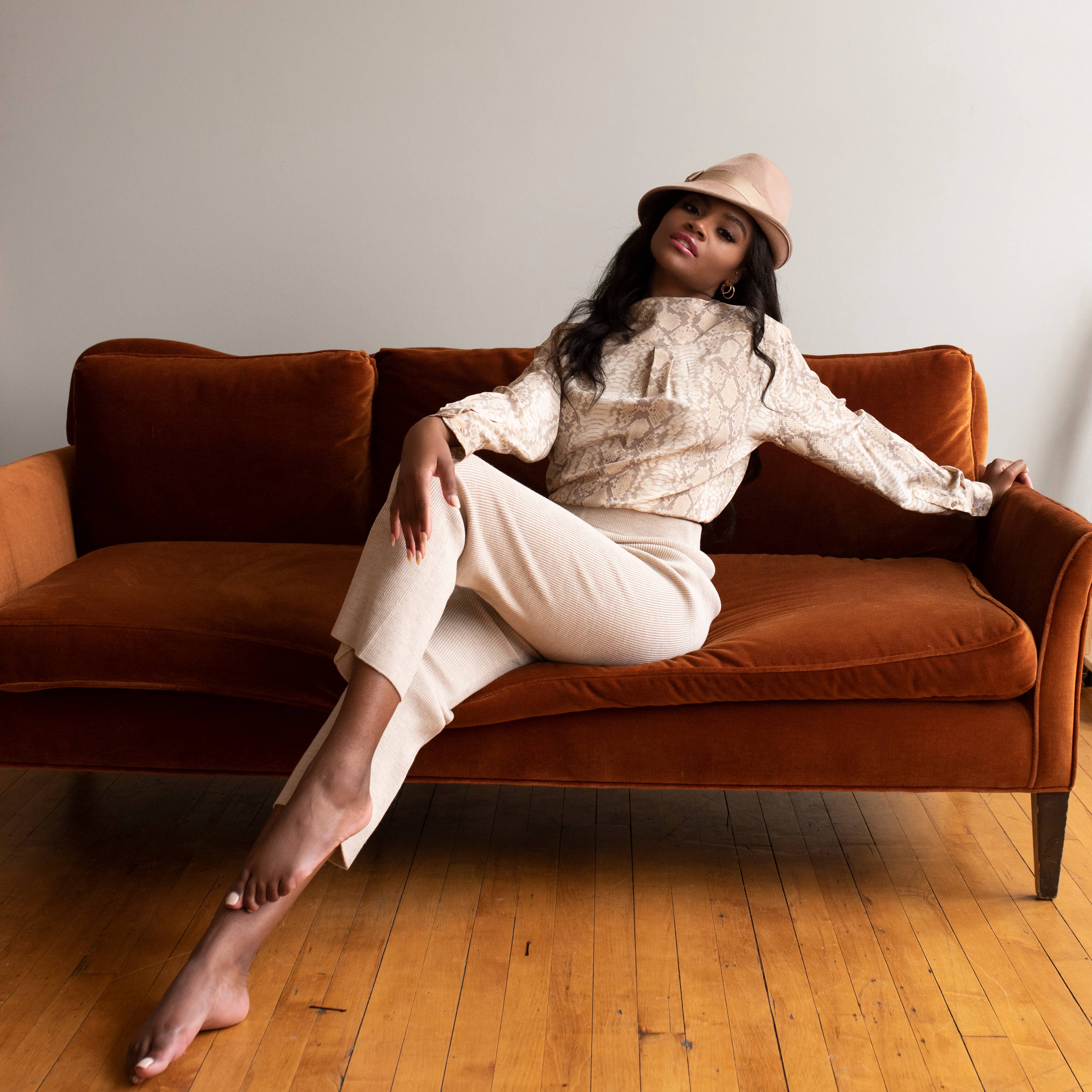 Giovannio – Engroshandel Bucket hat - Dame – Skorpion Langt Hår Børstet Uld Asymmetrisk Fedora5