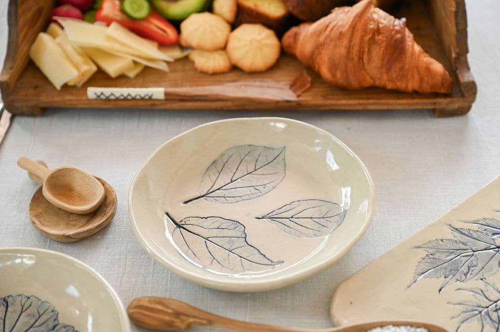 Semear - Wholesale Borden - Diepe schaal met lentemotieven in kobaltblauw1