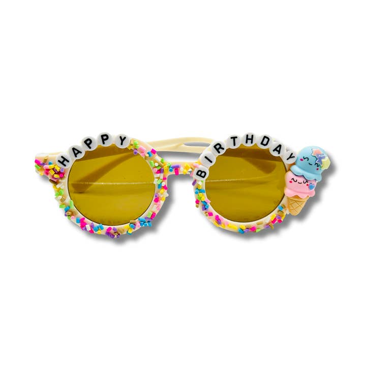 Idée cadeau de lunettes de soleil scintillantes faites à la main pour enfants Happy Birthday pour la vente par Sadie’s Moon