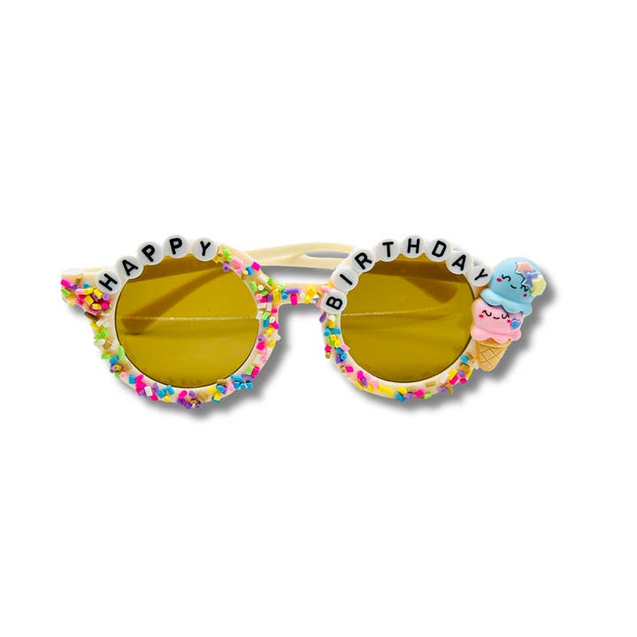 Idée cadeau de lunettes de soleil scintillantes faites à la main pour enfants Happy Birthday pour la vente par Sadie’s Moon