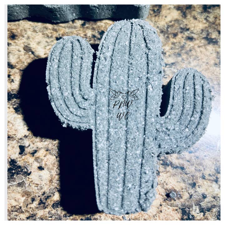PNW Whole Sale Co. - Wholesale Bath Bomb/Fizz - 4oz Cactus Bath Bomb