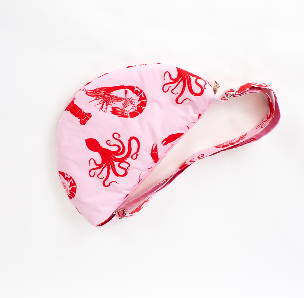 Big Bite Studios – wholesale Crossbody-väska – Unisex – HAPPY POUCH CLUB — PUFFY SLINGY VÄSKA6