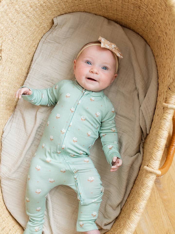 Modale omvormbare voetpyjama's in zeeschuim bloemenprint voor wholesale door Dear Hayden