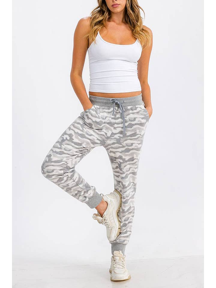ROUSSEAU - Wholesale Pants - Women's - ELASTIC WAIST FRONT POCKET CAMO FLEECE SWEATPANTS8