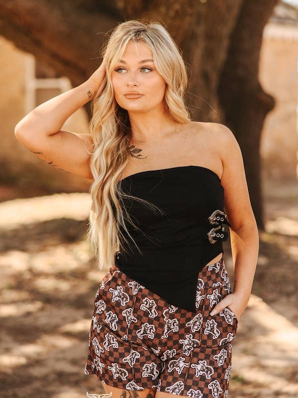 Haut noir sans bretelles avec boucle western pour la vente par LUCKY & BLESSED