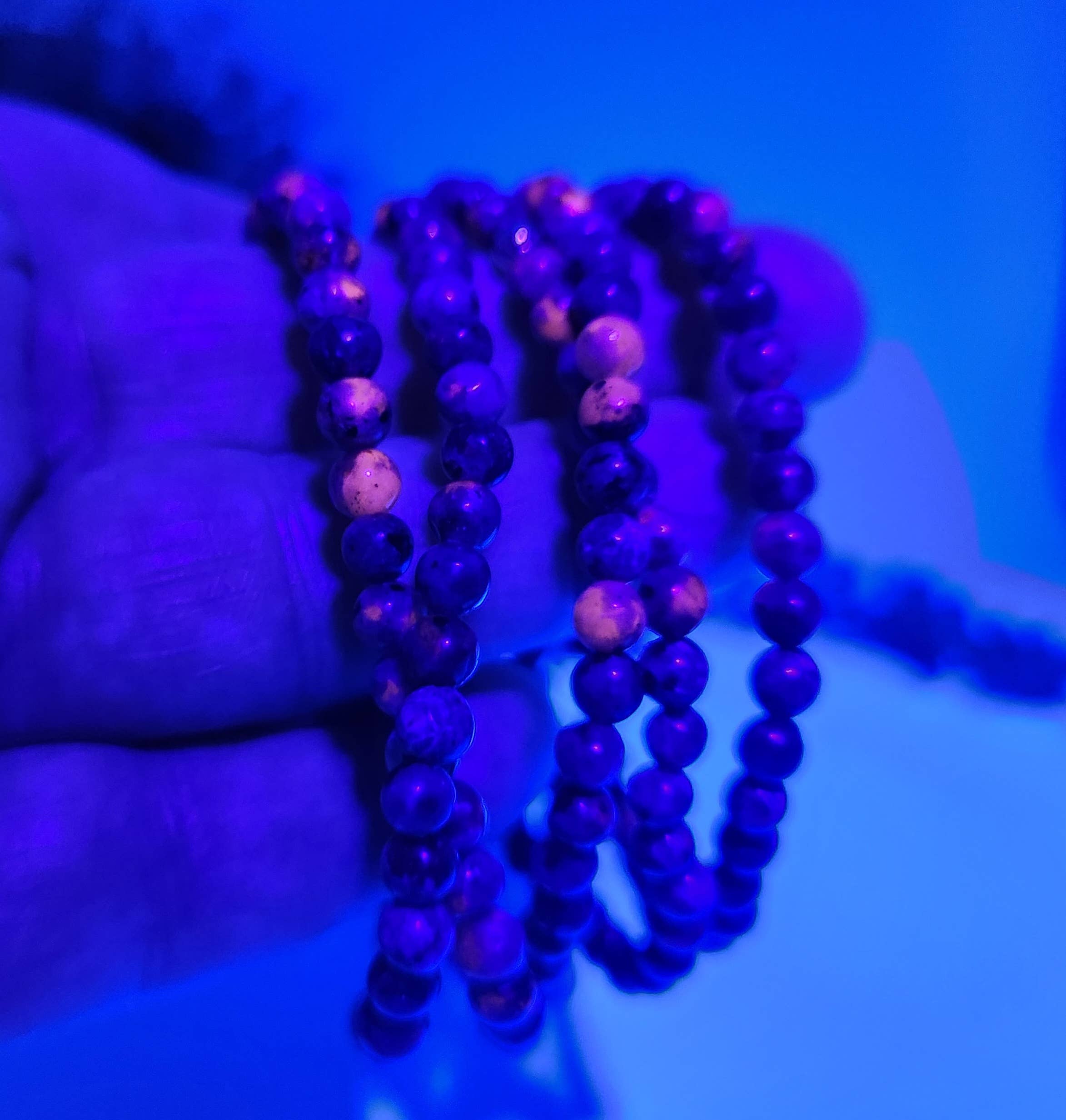 Meraki Gemstones - Wholesale Armband met kralen - Yooperlite rekbare edelsteenarmband 4 mm (UV-reactief)10