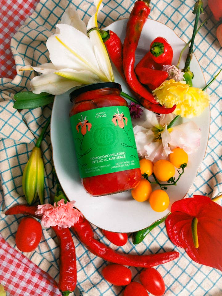 Tomate pelado entero al natural variedad Spyro para venta al por mayor de CAPOBIANCO ORGANIC FARM