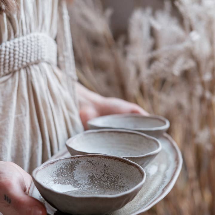 Klassisches Steingut Kuratiertes Tapas-SET — Schalen und Platte für den Großhandel von LAIMA CERAMICS (SIA Radosa Apvieniba Spares)
