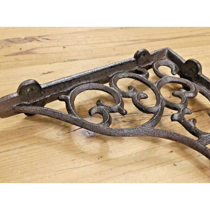 Midwest Craft House - Wholesale Wall Accent - LARGE CAST IRON VINE BRACKET 10 7/8"