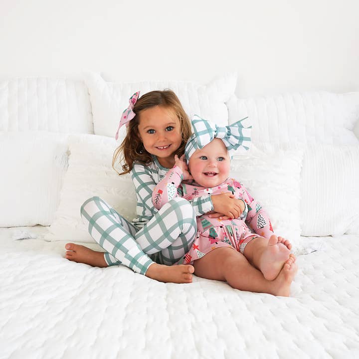 Gigi and Max – Engroshandel Pyjamasæt - Børn – Joy Green Plaid Ruffle 2P sæt bambus julepyjamas
