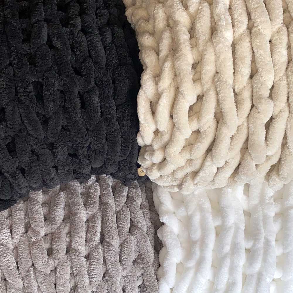 BIG LOViE - Wholesale Throw Blanket - Infinite Chunky Knit Blanket | Minky | Big13