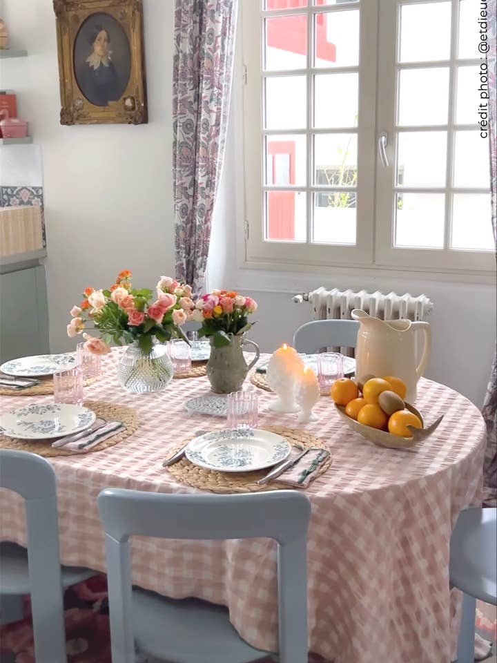 Embroidered gingham check rectangular tablecloth for wholesale by BARNABÉ AIME LE CAFÉ